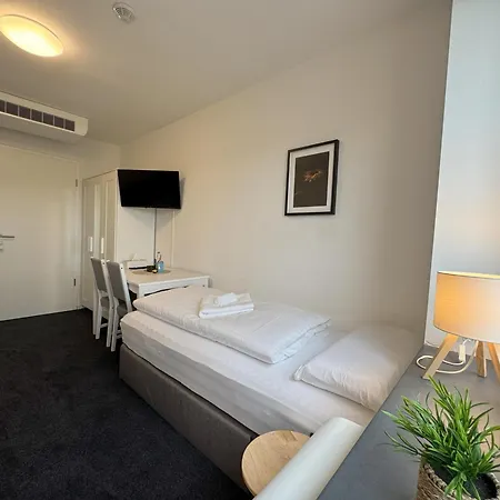 Apartamento Modernes Mit Holzflair In Zentrumsnaehe