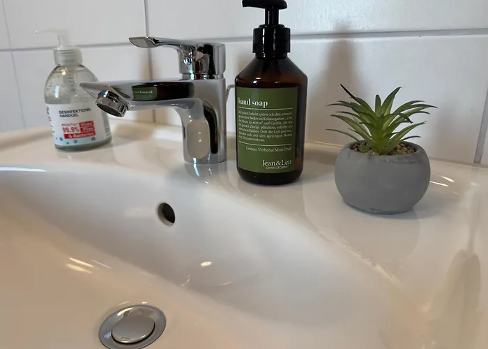 Modernes Mit Holzflair In Zentrumsnaehe アパート ビーレフェルト